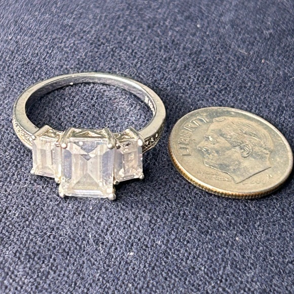 Beautiful Sterling Silver and 3 Stone CZ Ring - Picture 3 of 3